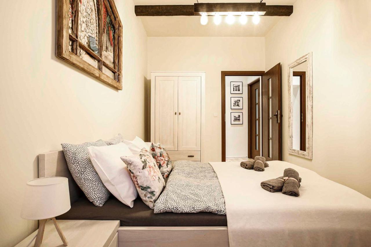 2-Room Apartment With Kitchen, Heart Of Cracow Old Town Krakow Exterior photo